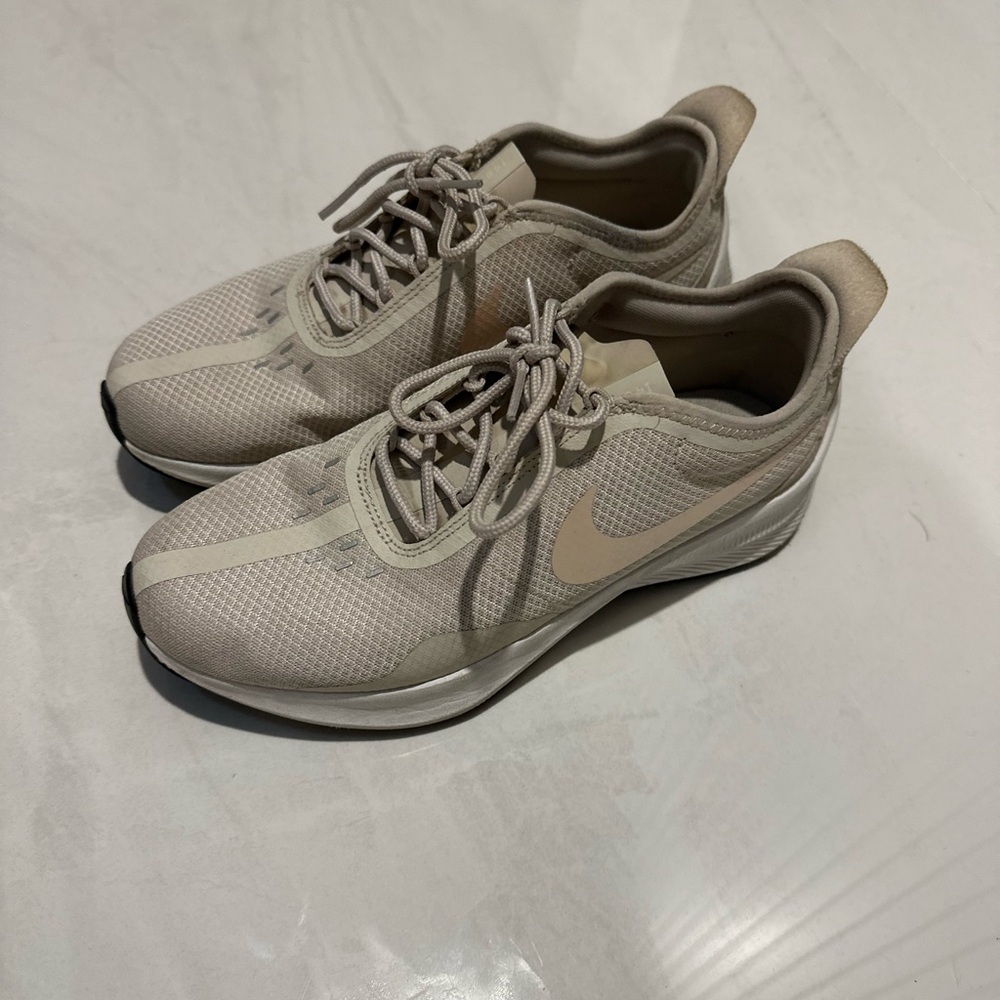 Nike Light Beige Running Shoes sneakers